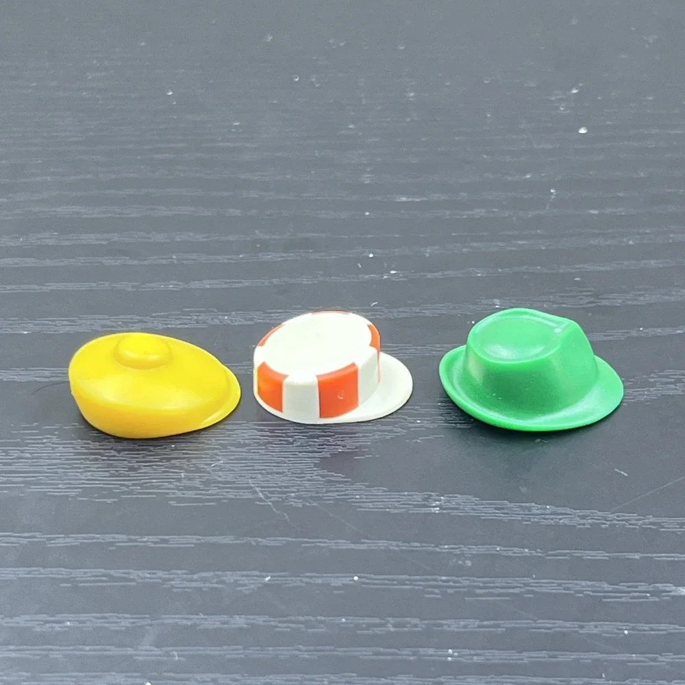 Vintage PLAYMOBIL Hats Lot of 3 Figure Accessories‎ Replacement Parts